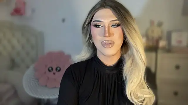 Snapshot of Ts_glamxxxx chatting on October 4, 12:12 am Ts glamxxxx online show from October 4, 12:12 am