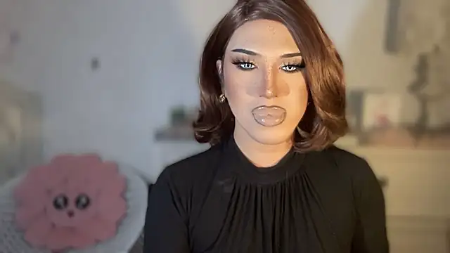 Snapshot of Ts_glamxxxx chatting on October 15, 12:20 am Ts glamxxxx online show from October 15, 12:20 am