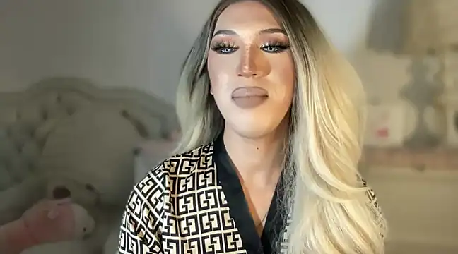 Snapshot of Ts_glamxxxx chatting on March 6, 8:19 am Ts glamxxxx online show from March 6, 8:19 am