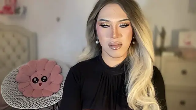 Snapshot of Ts_glamxxxx chatting on September 27, 12:28 am Ts glamxxxx online show from September 27, 12:28 am