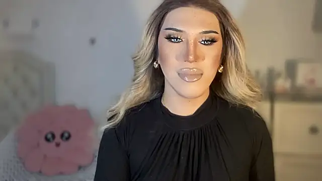 Snapshot of Ts_glamxxxx chatting on October 18, 8:05 am Ts glamxxxx online show from October 18, 8:05 am