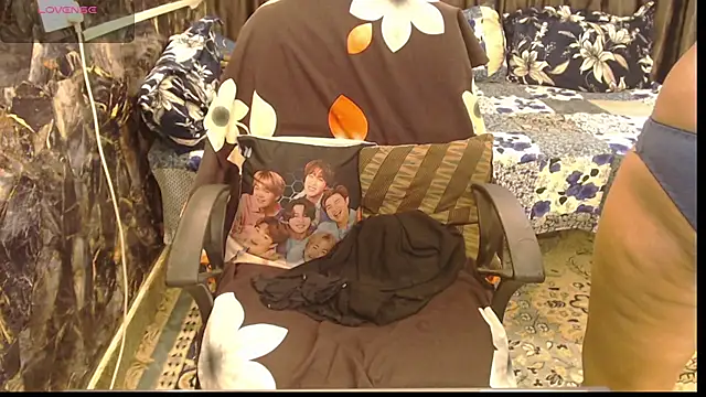 Snapshot of sexyrihana1 chatting on October 29, 7:29 am sexyrihana1 online show from October 29, 7:29 am