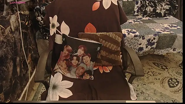 Snapshot of sexyrihana1 chatting on October 31, 7:27 am sexyrihana1 online show from October 31, 7:27 am