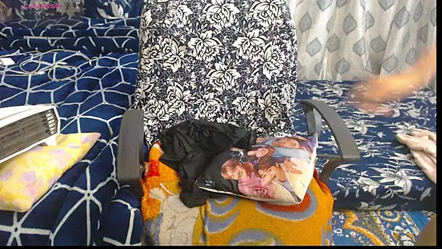 Snapshot of sexyrihana1 chatting on December 18, 9:14 am sexyrihana1 online show from December 18, 9:14 am