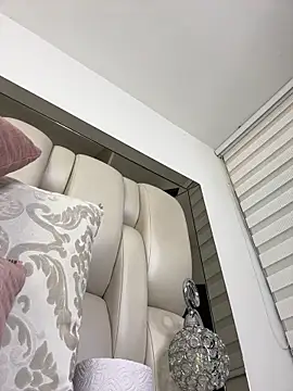 ALISSON FOXXX1 online show from February 5, 11:00 pm