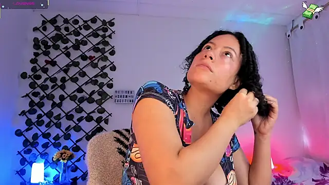 cailynhot online show from March 27, 9:38 pm