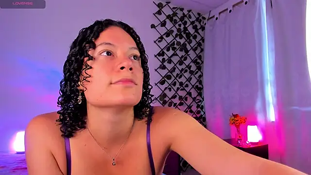 Snapshot of cailynhot chatting on June 18, 10:26 pm cailynhot online show from June 18, 10:26 pm