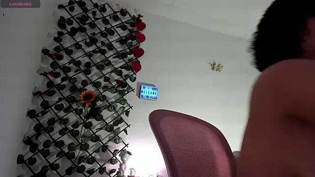 Snapshot of cailynhot chatting on March 9, 3:38 pm cailynhot online show from March 9, 3:38 pm