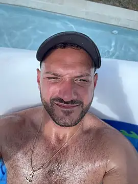 JonJ0 online show from April 25, 7:11 pm