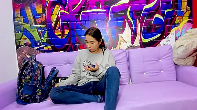 miacam-hot online show from November 22, 12:15 pm