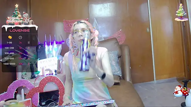 Snapshot of Skinygirl chatting on February 21, 2:06 am Skinygirl online show from February 21, 2:06 am