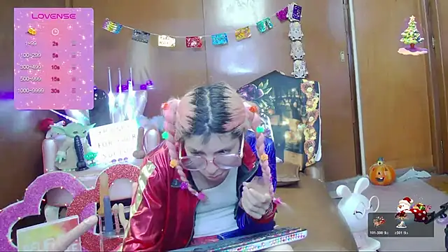 Snapshot of Skinygirl chatting on October 29, 10:09 pm Skinygirl online show from October 29, 10:09 pm