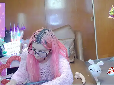 Snapshot of Skinygirl chatting on September 9, 12:10 am Skinygirl online show from September 9, 12:10 am