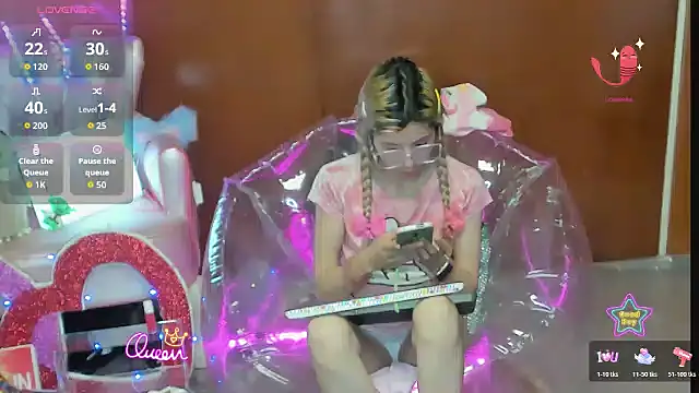 Skinygirl online show from February 10, 12:09 am