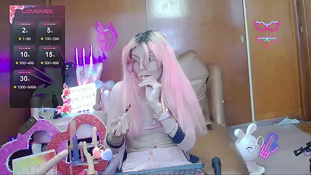 Snapshot of Skinygirl chatting on November 6, 9:41 pm Skinygirl online show from November 6, 9:41 pm