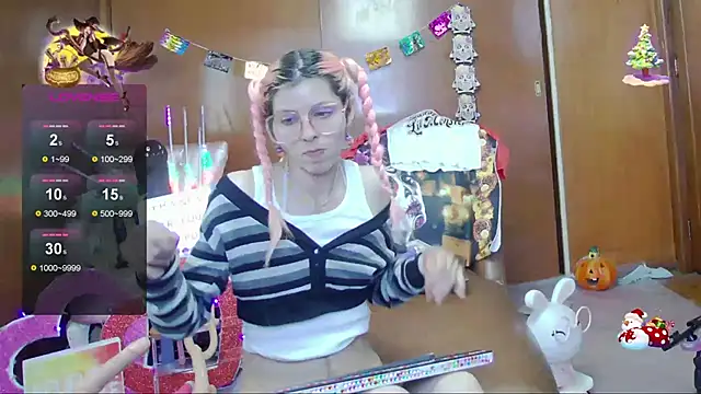 Snapshot of Skinygirl chatting on October 30, 10:06 pm Skinygirl online show from October 30, 10:06 pm