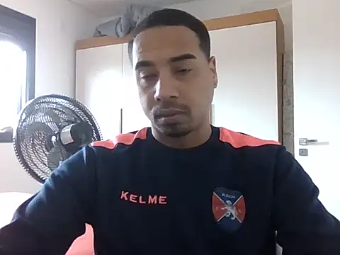 Juninho10c online show from November 3, 4:32 pm