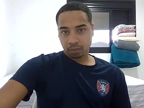 Snapshot of Juninho10c chatting on November 1, 4:34 pm Juninho10c online show from November 1, 4:34 pm