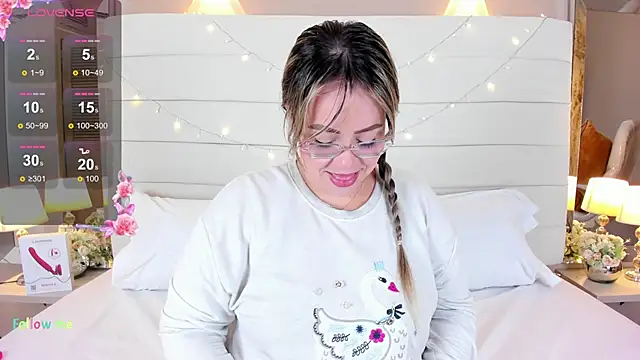 Charlotte93  online show from November 18, 11:46 am