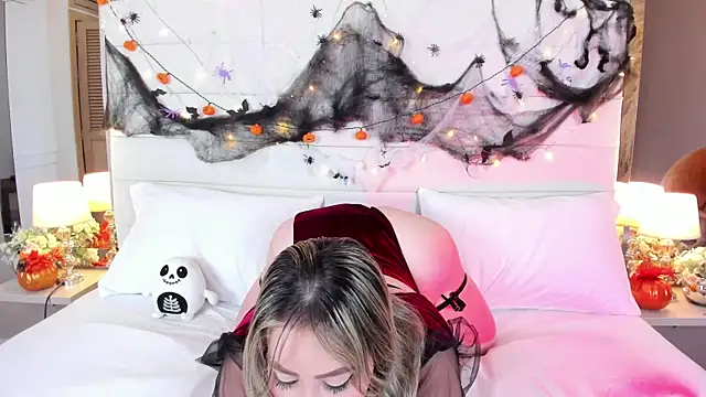 Charlotte93  online show from October 31, 12:02 pm