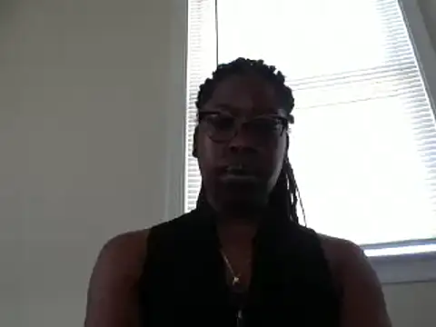 Snapshot of MadamIndigo chatting on March 17, 6:11 pm MadamIndigo online show from March 17, 6:11 pm