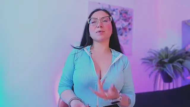 lucy neil online show from December 3, 2:34 am