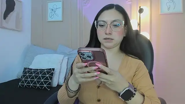 lucy neil online show from February 19, 2:30 am