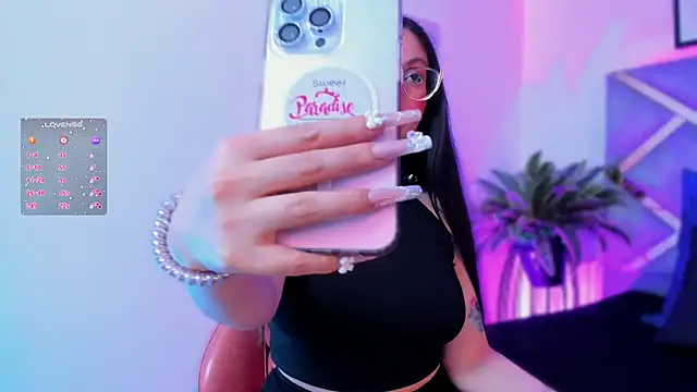 lucy neil online show from November 11, 2:39 am