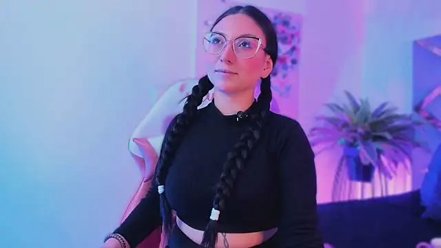 lucy neil online show from January 14, 2:37 am