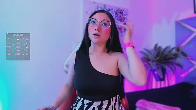 lucy neil online show from November 12, 2:37 am