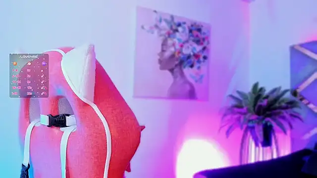 lucy neil online show from November 1, 2:40 am