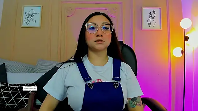 lucy neil online show from March 27, 2:31 am