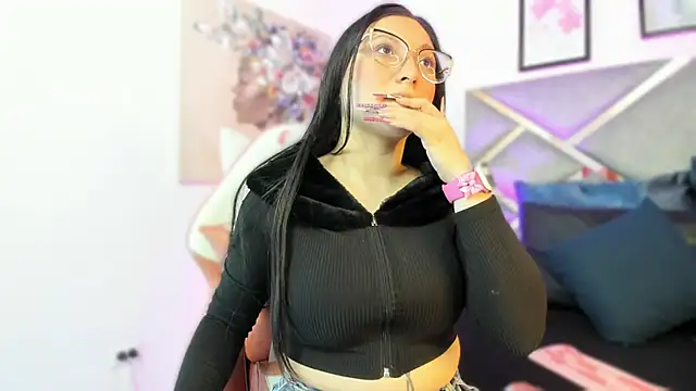 lucy neil online show from October 31, 2:30 am