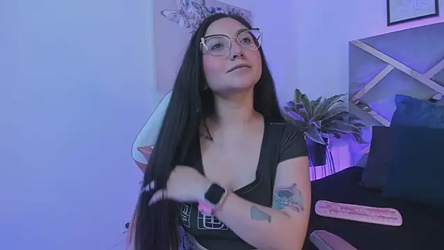 lucy neil online show from October 21, 2:33 am