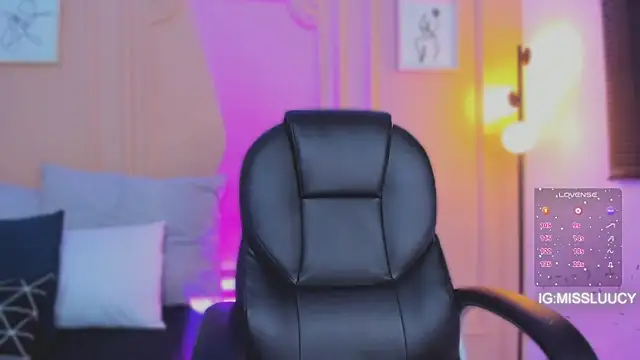 lucy neil online show from April 10, 4:08 am