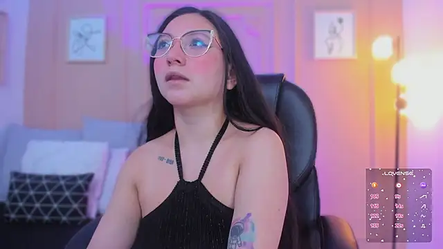 lucy neil online show from February 21, 2:35 am