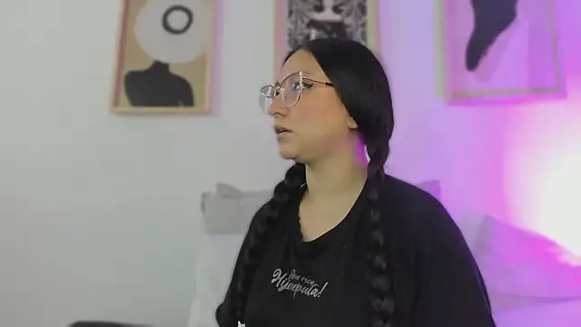 lucy neil online show from February 13, 2:33 am