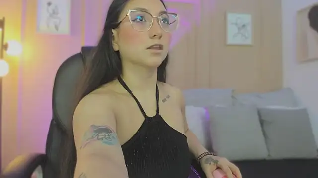 lucy neil online show from February 3, 2:32 am