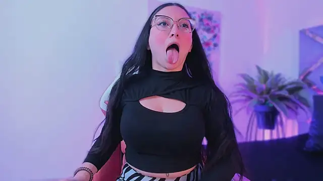 lucy neil online show from January 15, 2:37 am