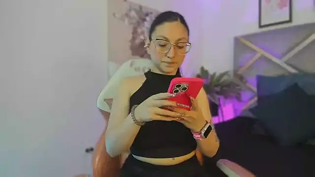 lucy neil online show from October 23, 2:32 am