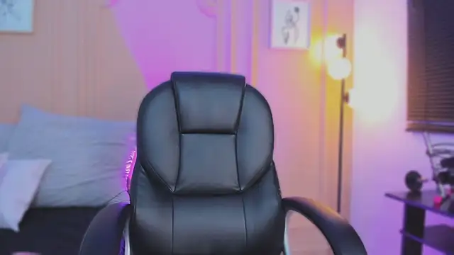 lucy neil online show from April 11, 2:41 am