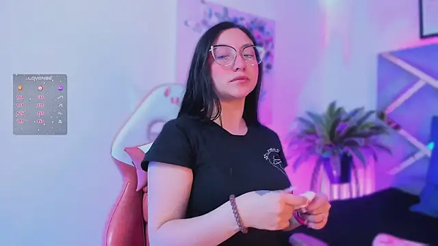 lucy neil online show from November 7, 2:38 am