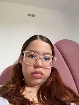 Snapshot of Lucyklein2022 chatting on July 21, 2:40 pm Lucyklein2022 online show from July 21, 2:40 pm