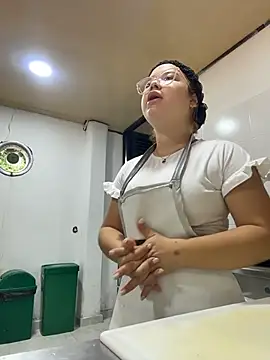 Lucyklein2022 online show from October 19, 4:54 pm