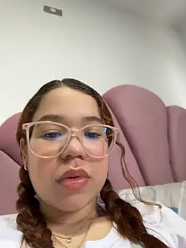 Snapshot of Lucyklein2022 chatting on July 22, 12:51 pm Lucyklein2022 online show from July 22, 12:51 pm