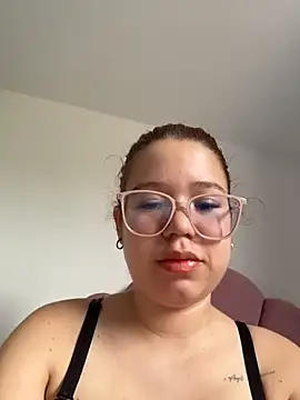 Lucyklein2022 online show from March 27, 3:35 pm