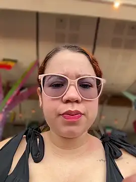 Snapshot of Lucyklein2022 chatting on June 7, 4:45 pm Lucyklein2022 online show from June 7, 4:45 pm