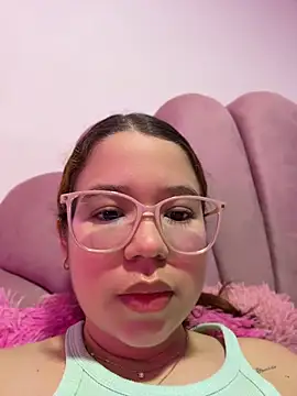 Snapshot of Lucyklein2022 chatting on July 12, 12:22 am Lucyklein2022 online show from July 12, 12:22 am