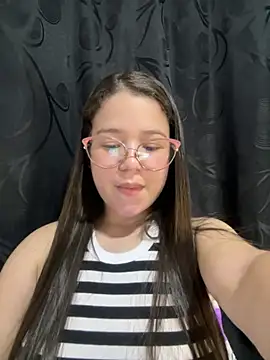 Lucyklein2022 online show from December 31, 5:33 am