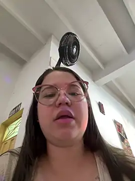 Lucyklein2022 online show from December 31, 2:03 pm